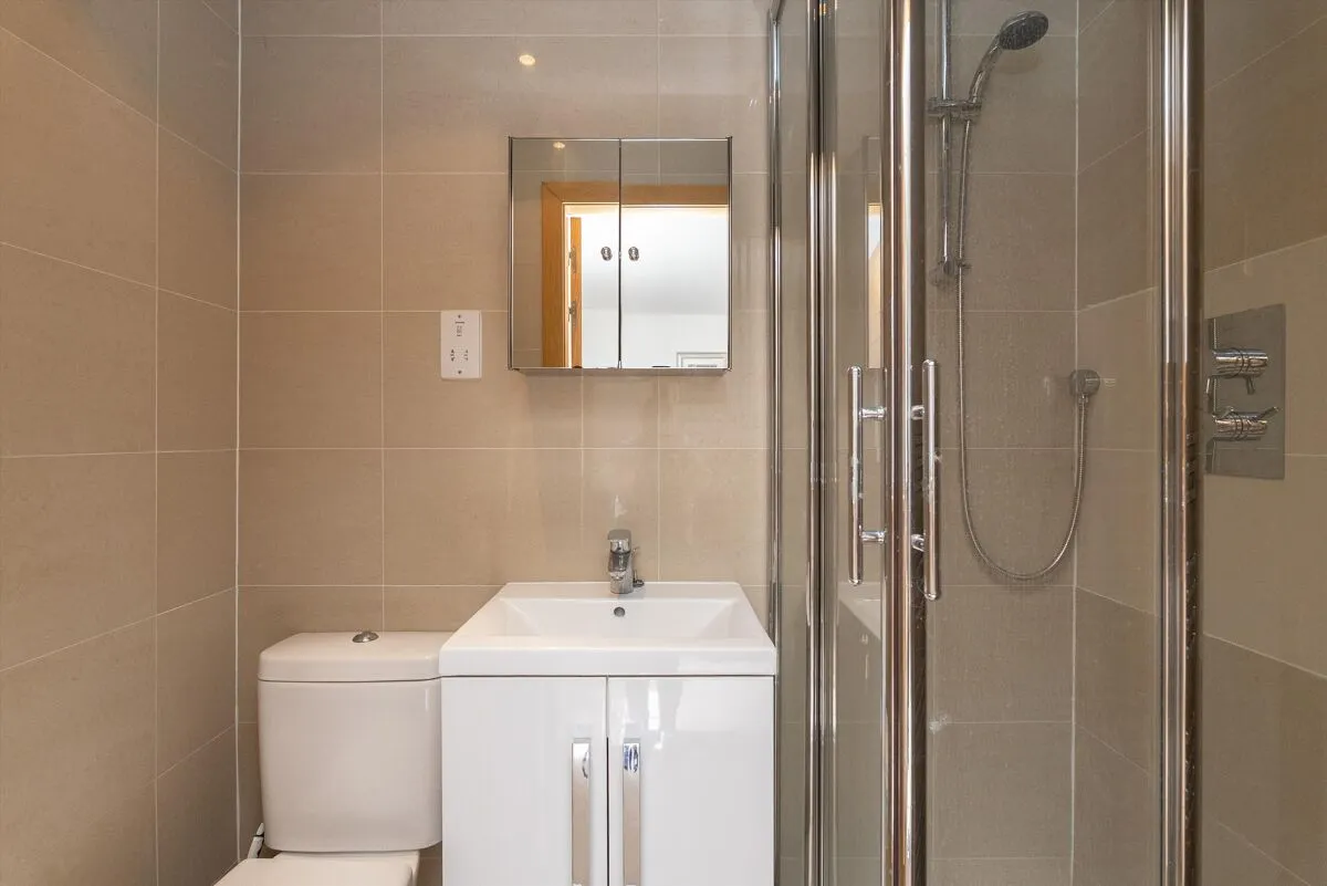 Pine Walk, Cobham, KT11, photo 17