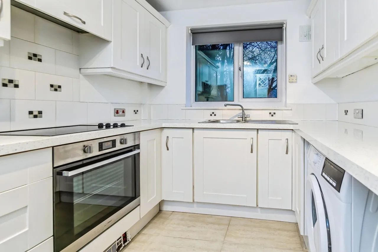 Rogers Close, Coulsdon, CR5, photo 14
