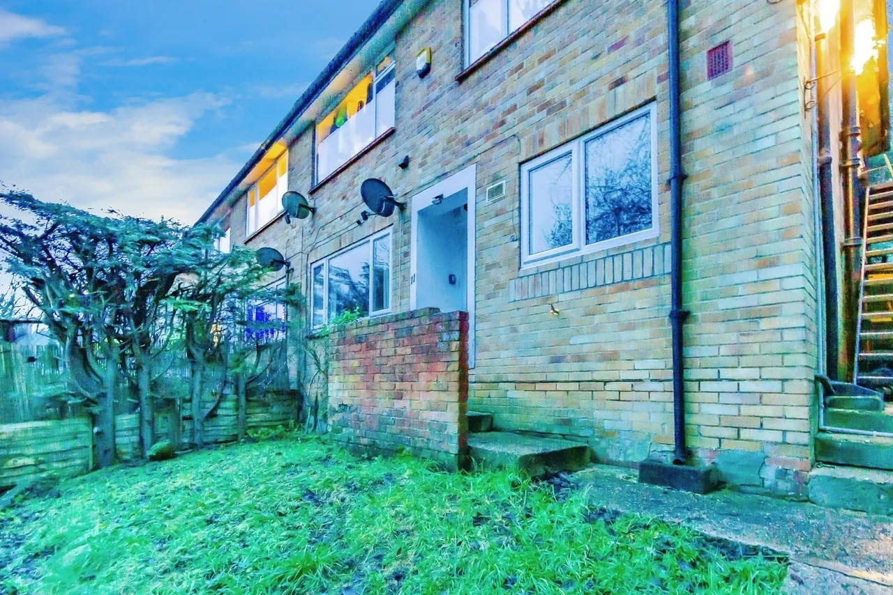 Rogers Close, Coulsdon, CR5, photo 25