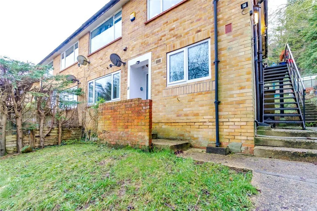 Rogers Close, Coulsdon, CR5, photo 3