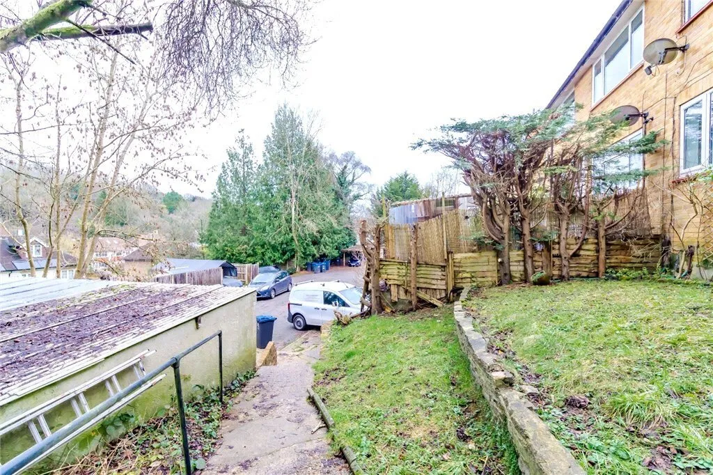 Rogers Close, Coulsdon, CR5, photo 12