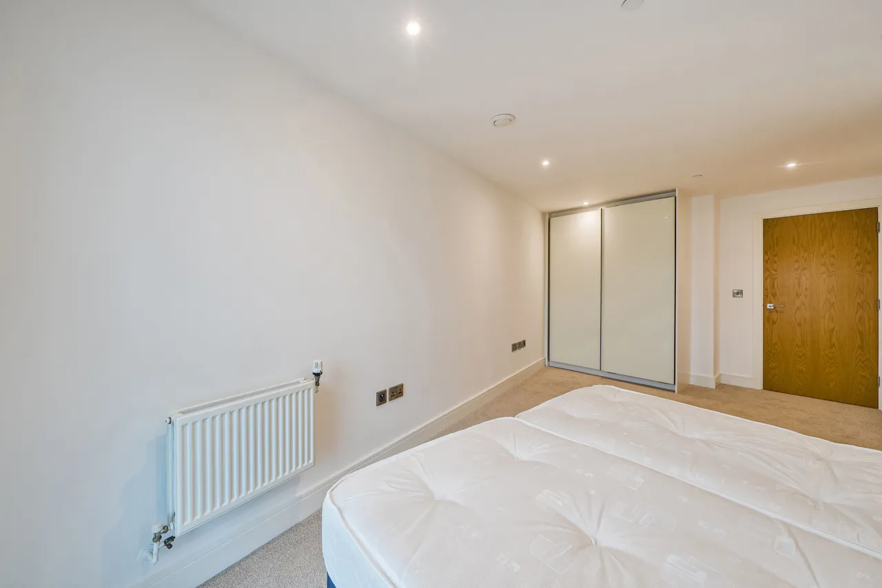103 Arc Tower, 32 Uxbridge Road, London, photo 10