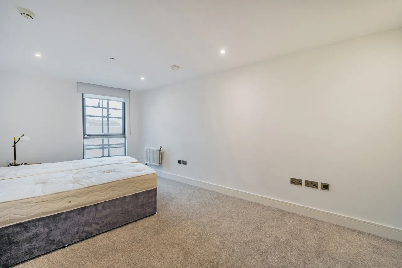 103 Arc Tower, 32 Uxbridge Road, London, photo 6