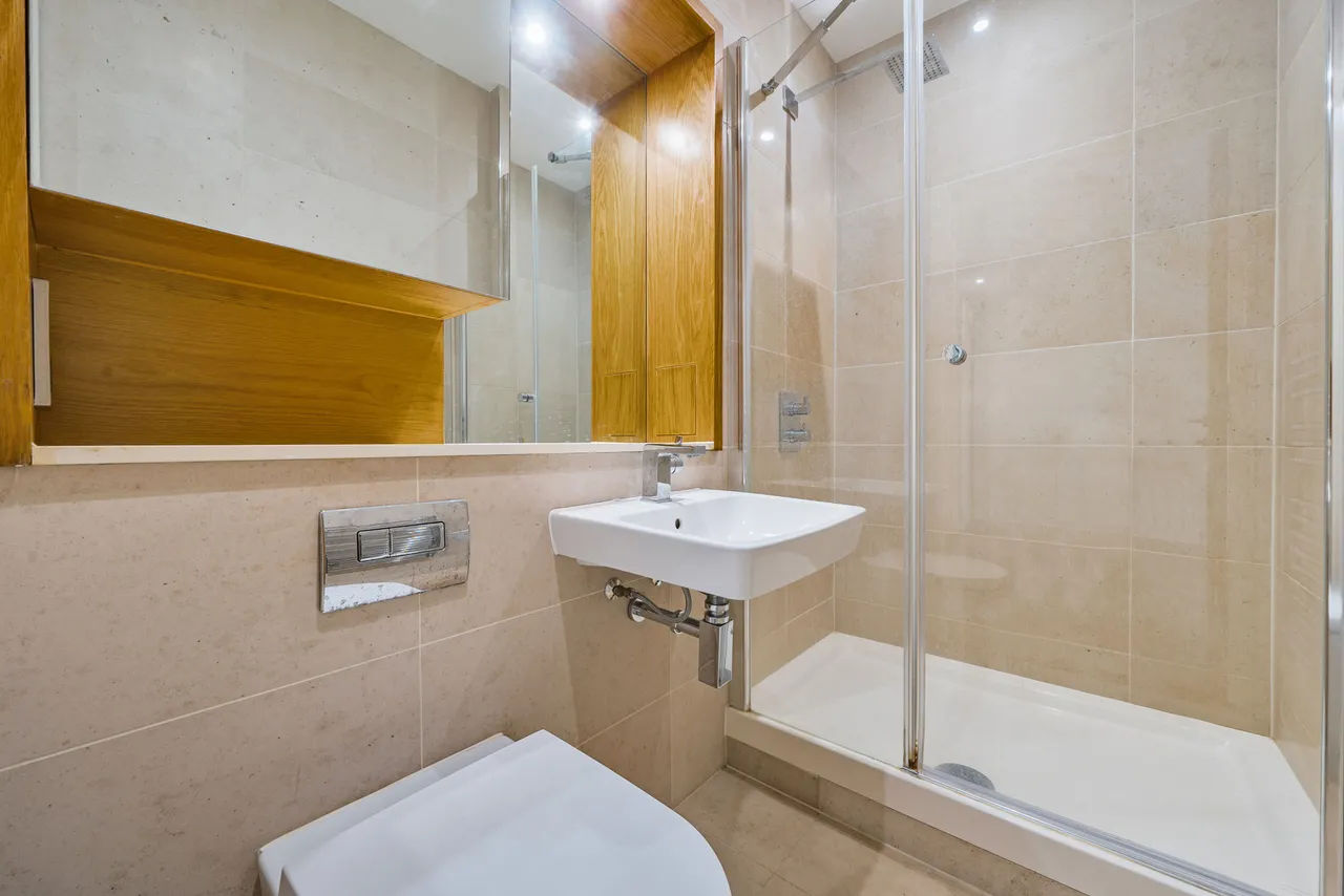 103 Arc Tower, 32 Uxbridge Road, London, photo 9