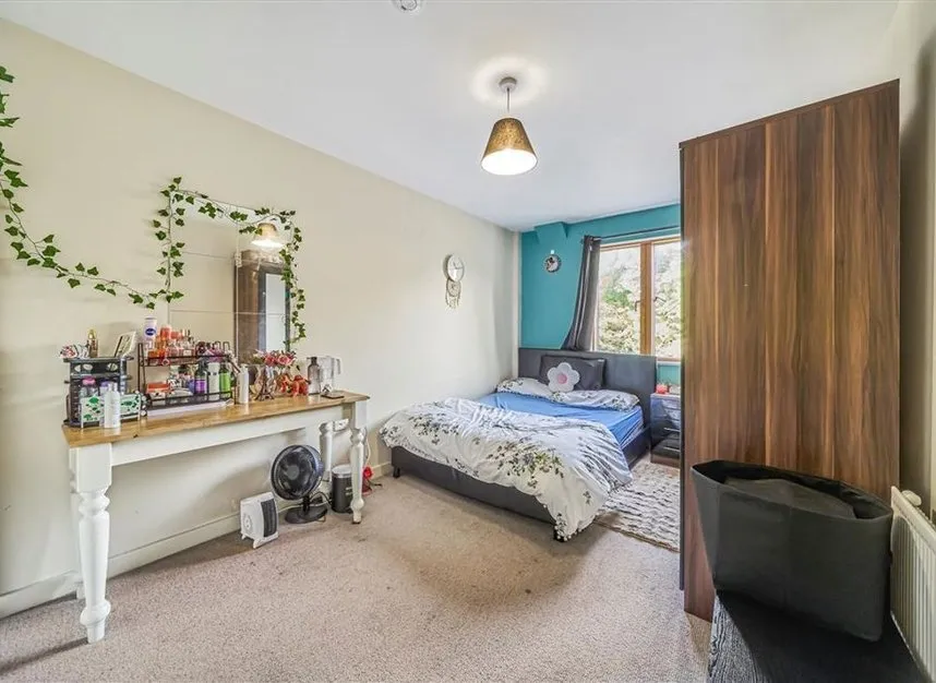 Ladywell Road, Lewisham, SE13, photo 3