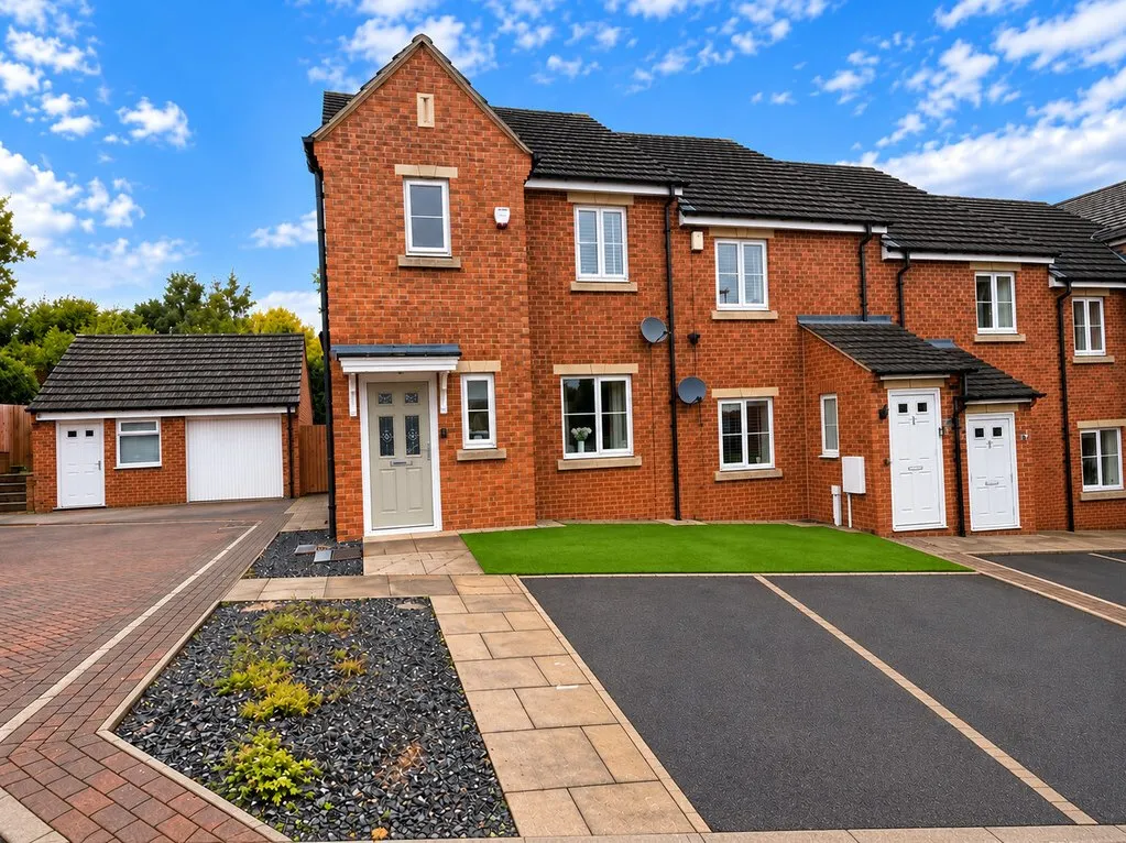 3 bed house for sale, Hawthorn Lane, Cleckheaton, BD19