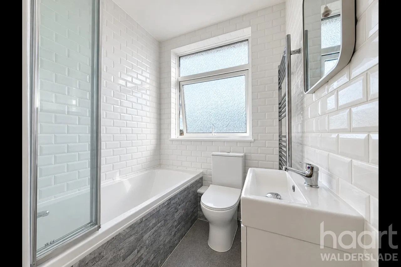 Marian Avenue, ME12, photo 12