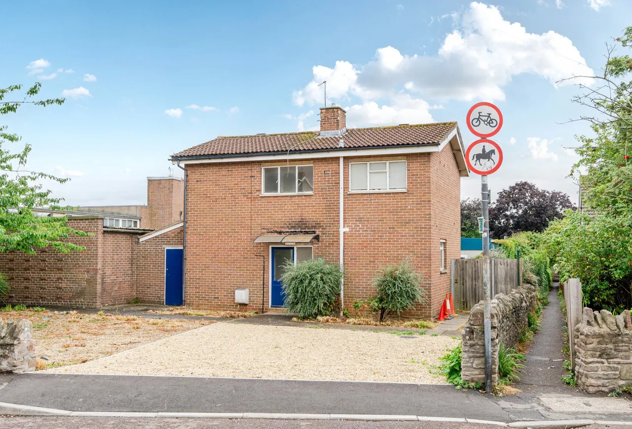 North Street, Gloucestershire, Oldland Common, BS30 8TS, photo 22
