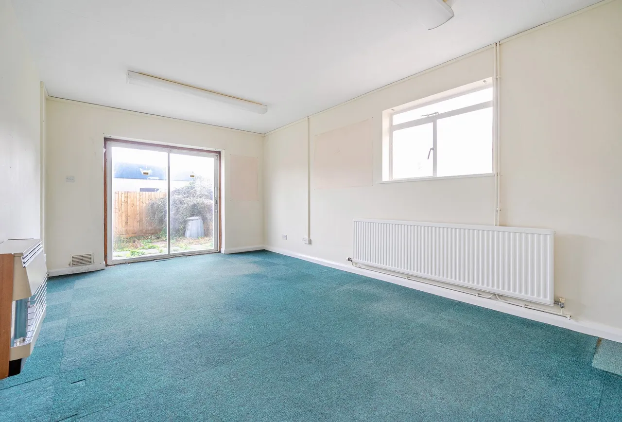 North Street, Gloucestershire, Oldland Common, BS30 8TS, photo 9