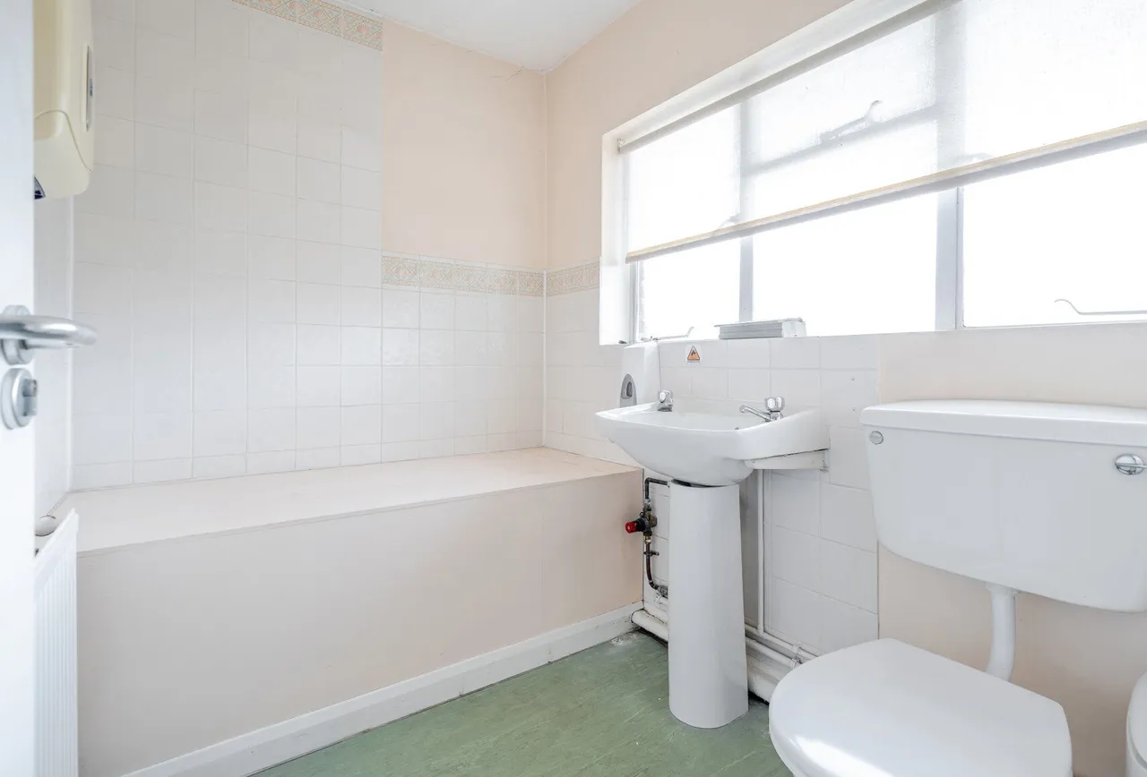 North Street, Gloucestershire, Oldland Common, BS30 8TS, photo 16
