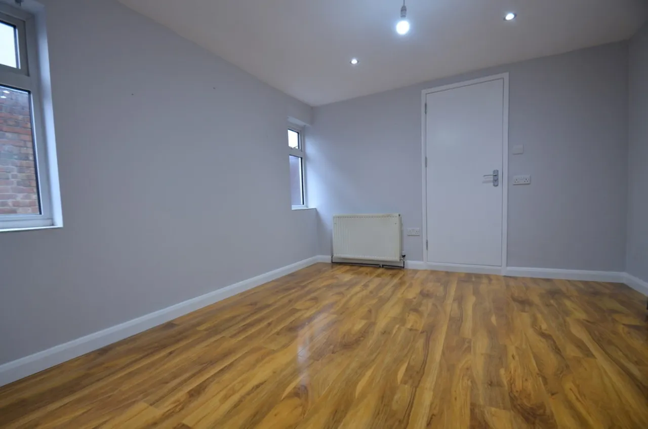 Stanwell Road, Ashford, photo 8