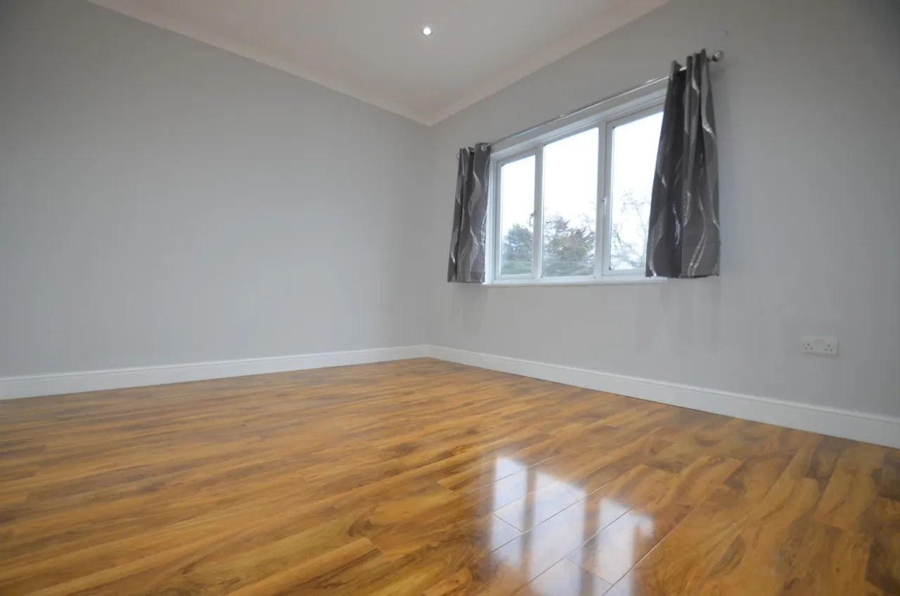 Stanwell Road, Ashford, photo 5