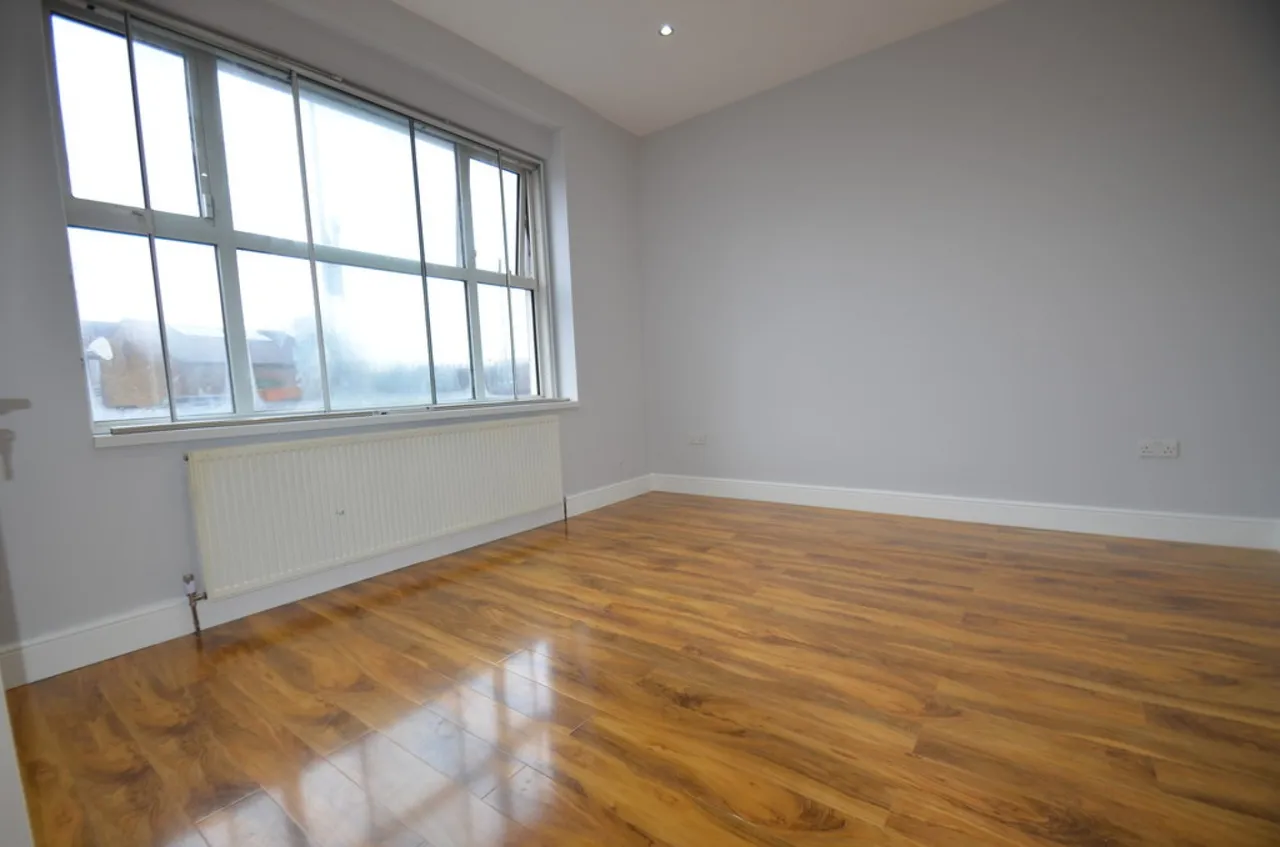 Stanwell Road, Ashford, photo 6