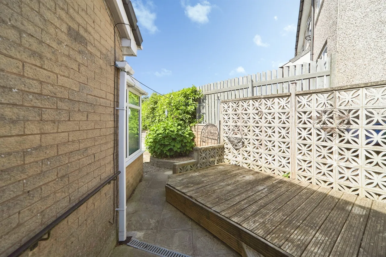 Moor Drive, Oakworth, BD22, photo 14