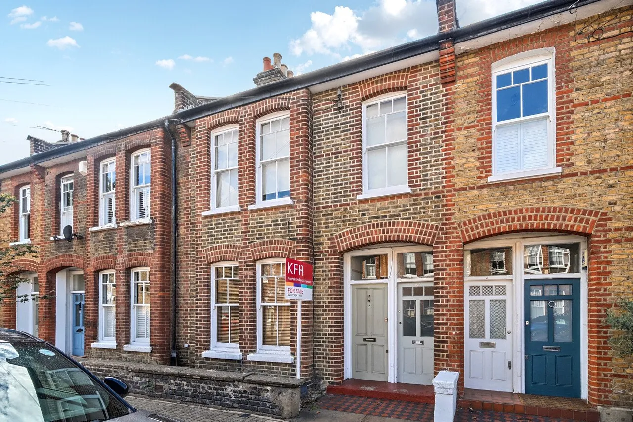 2 bed flat for sale, Emu Road, Battersea, SW8