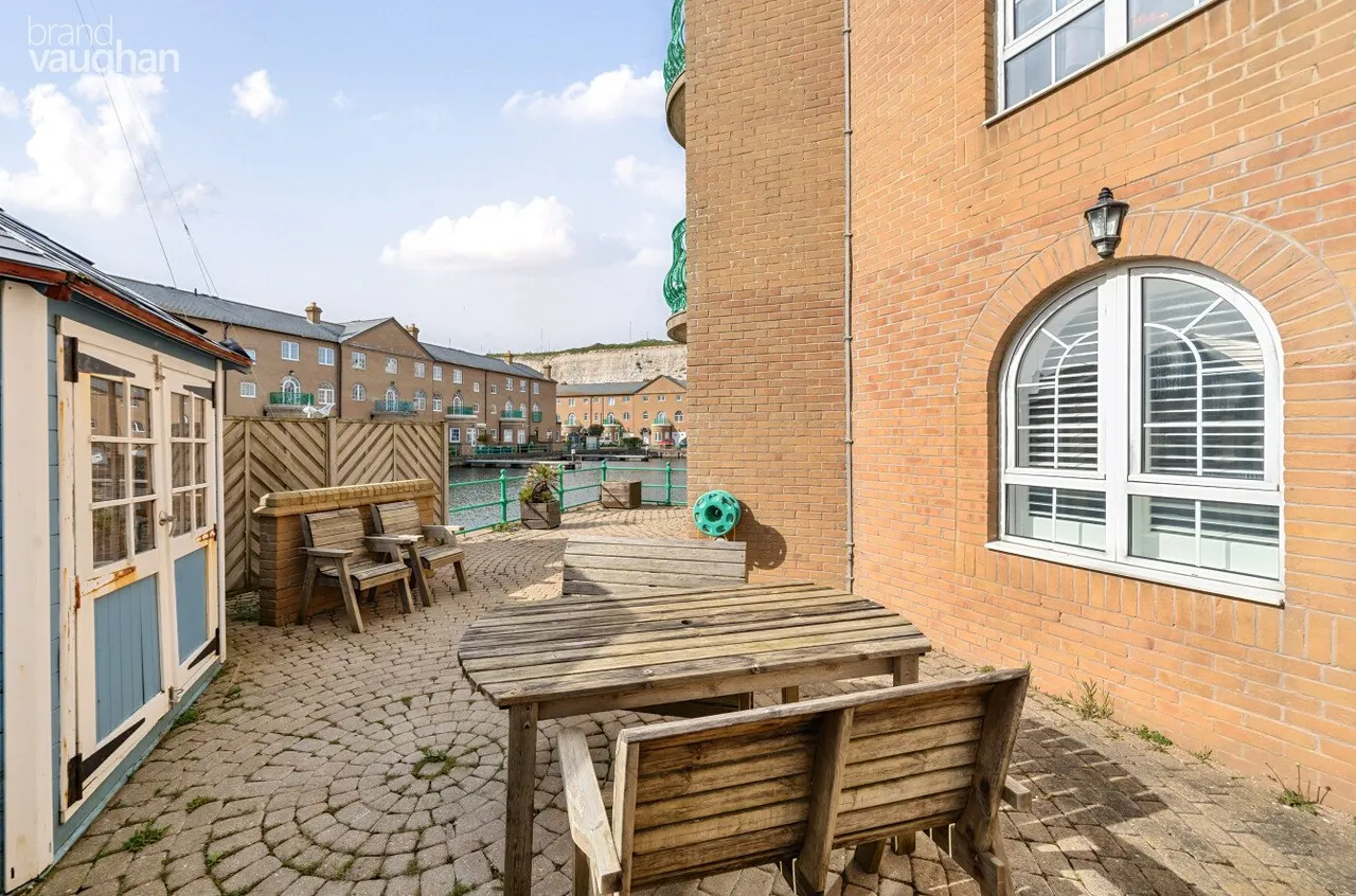 Wellington Court, The Strand, BN2, photo 11