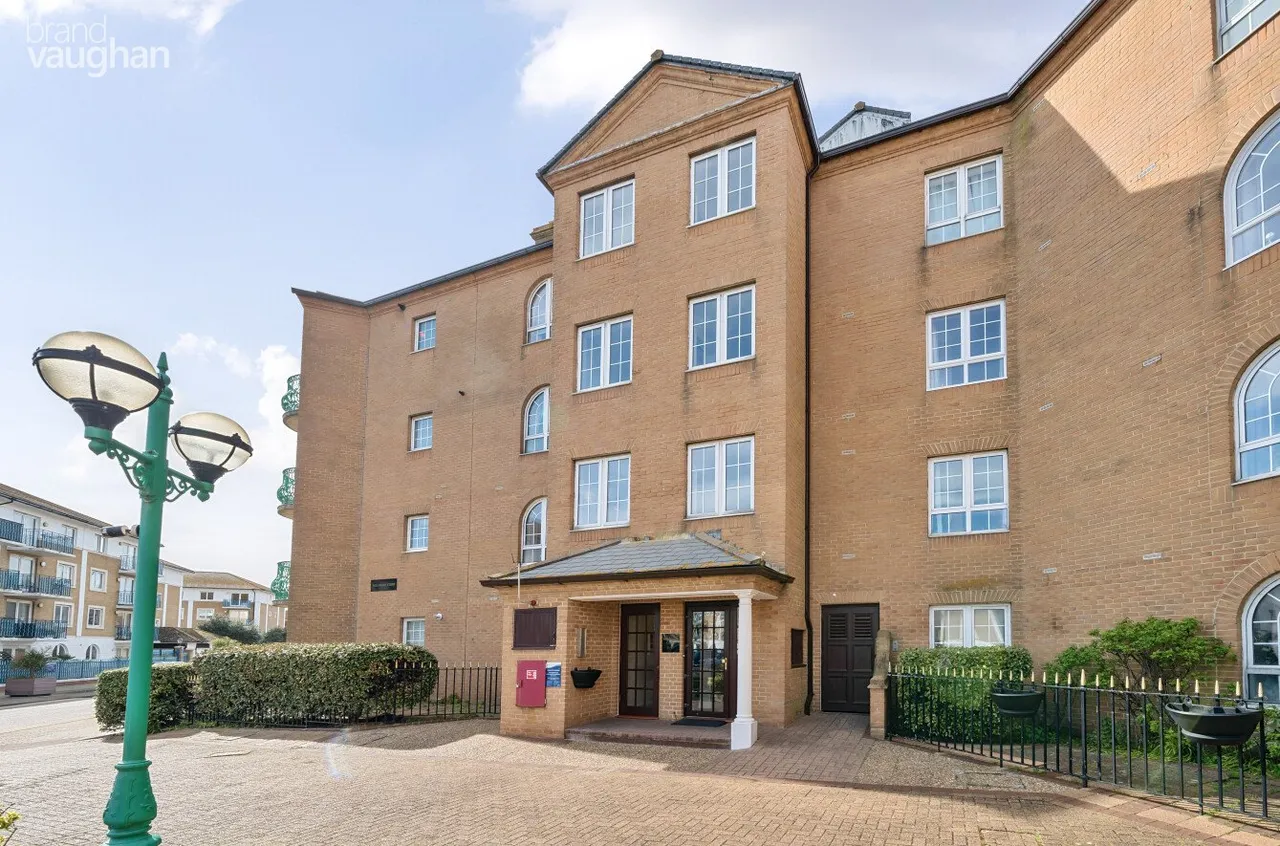 Wellington Court, The Strand, BN2, photo 12