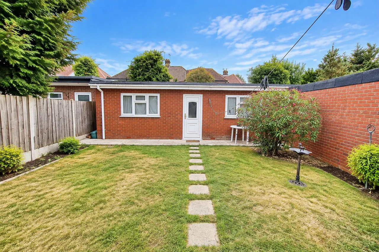 St. Pauls Close, Hounslow, photo 8