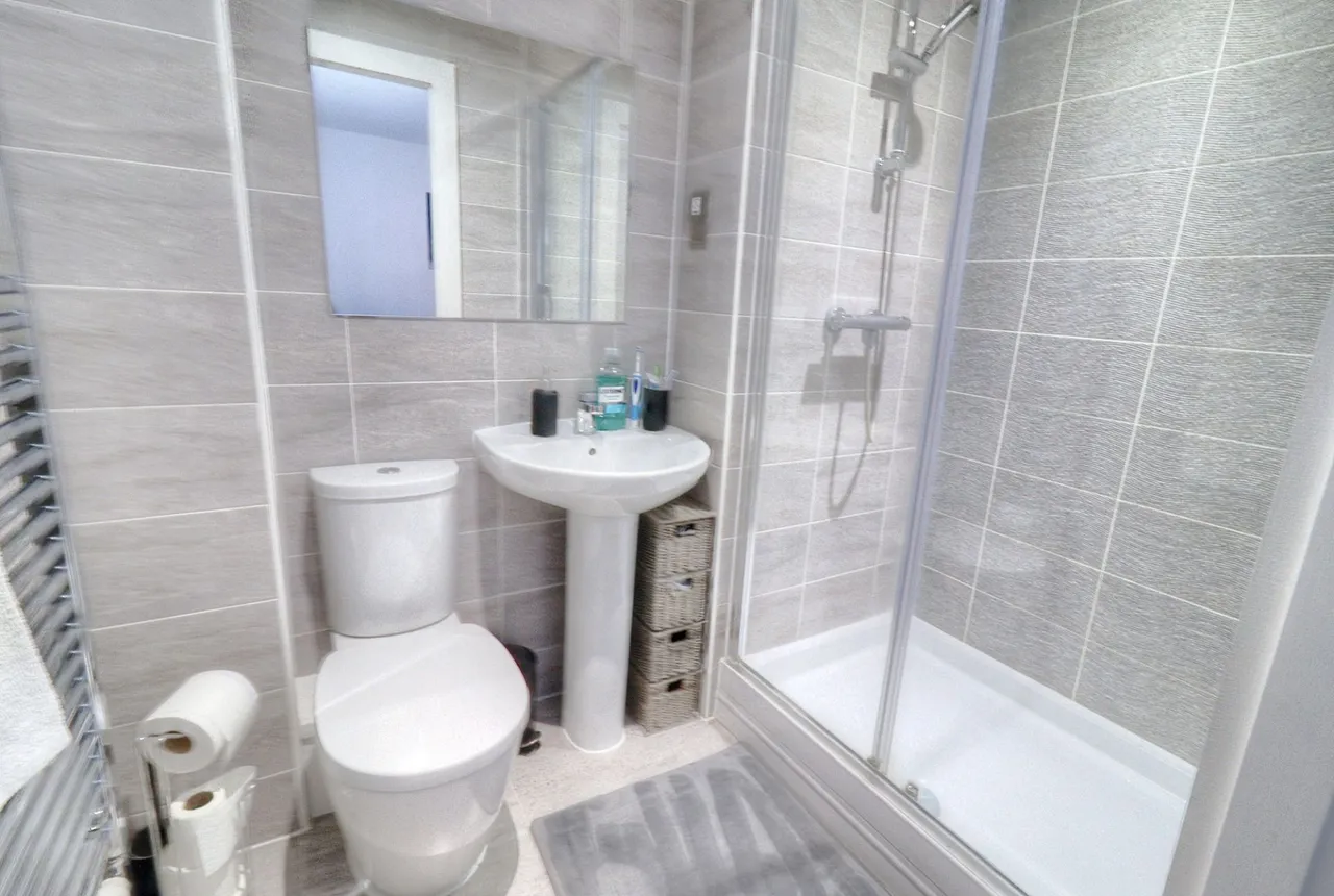 Springbank Road, Lane End, HP14, photo 13