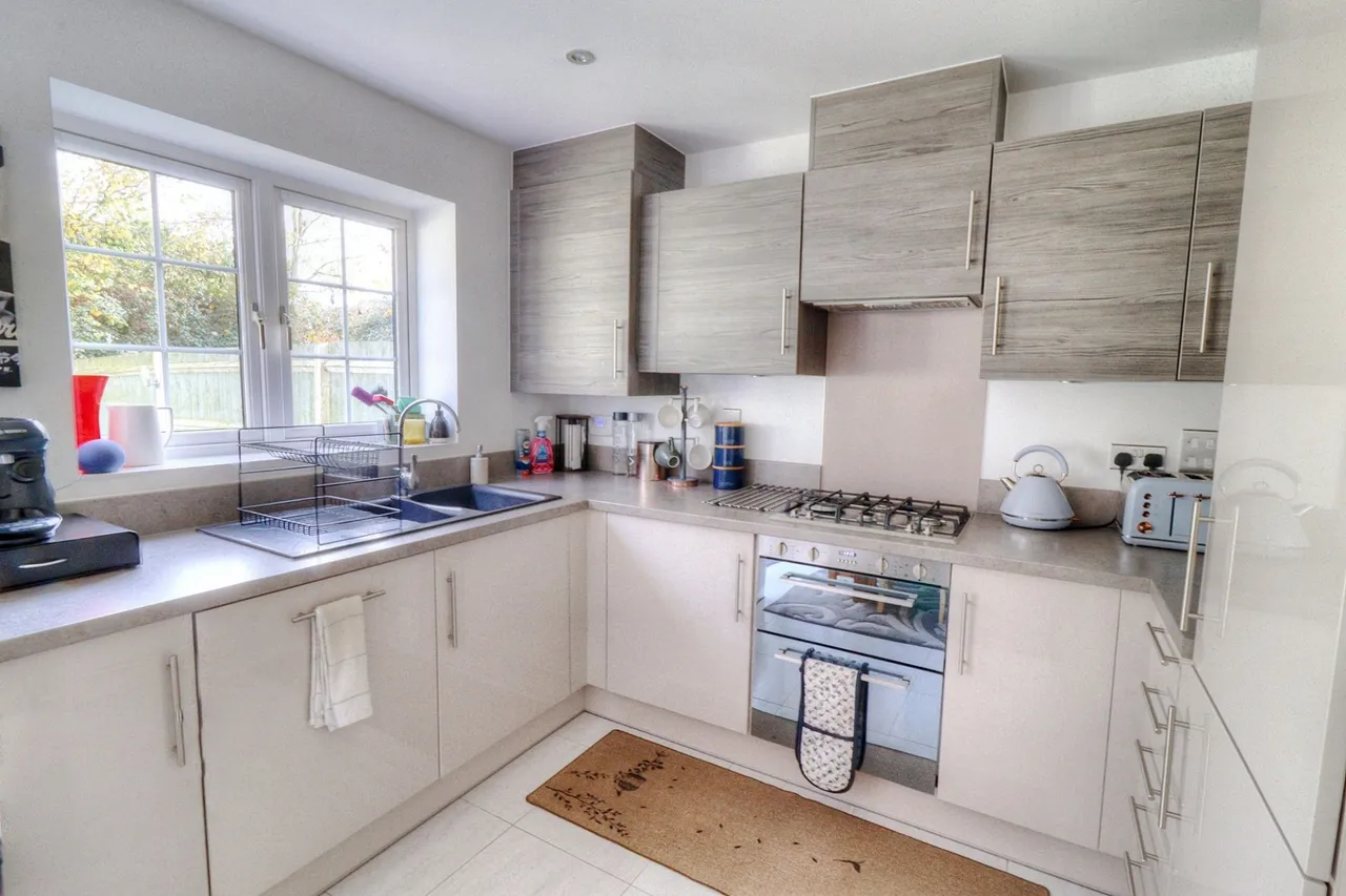 Springbank Road, Lane End, HP14, photo 5