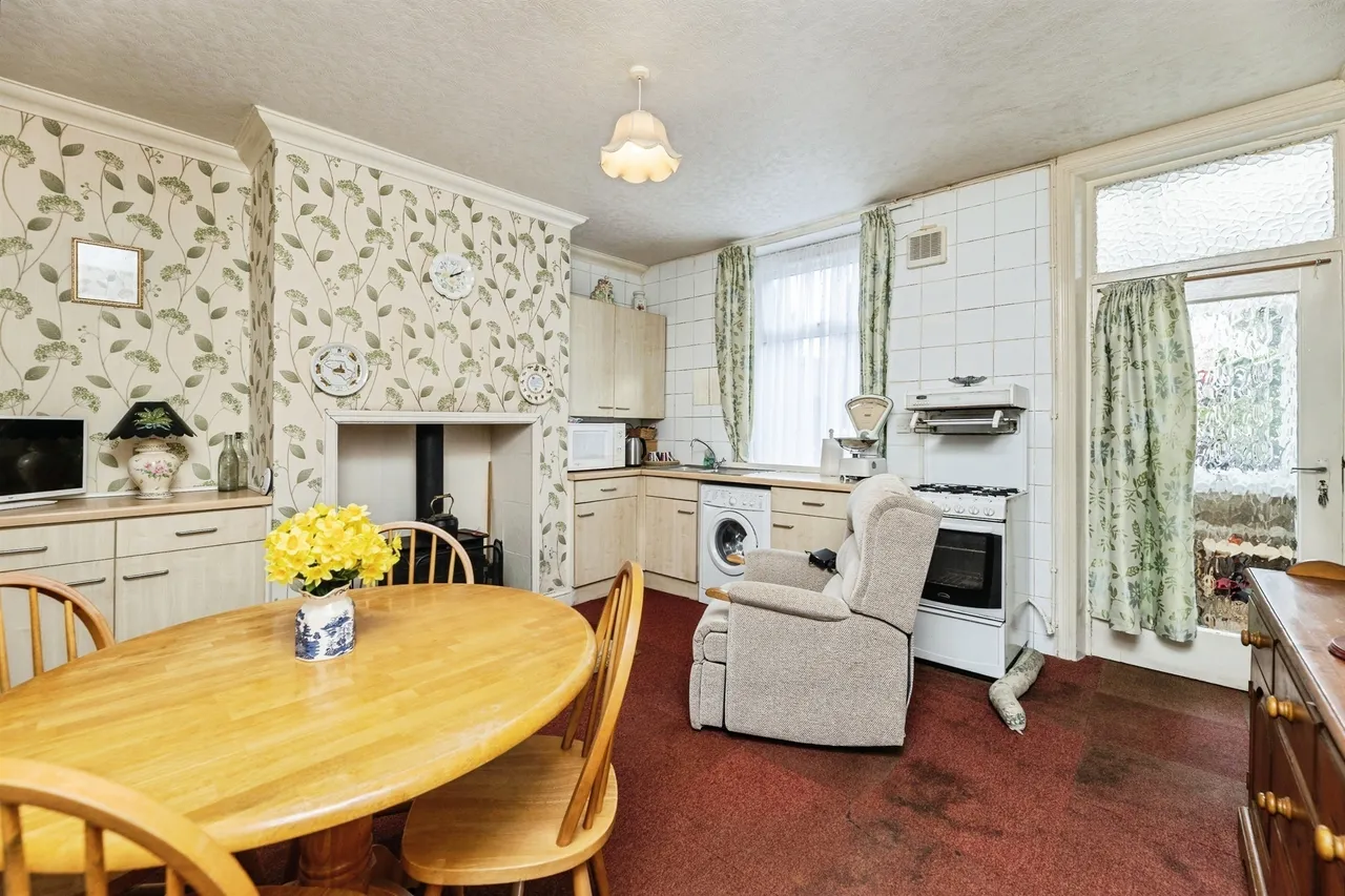 Queen Street, East Ardsley, Wakefield, photo 3