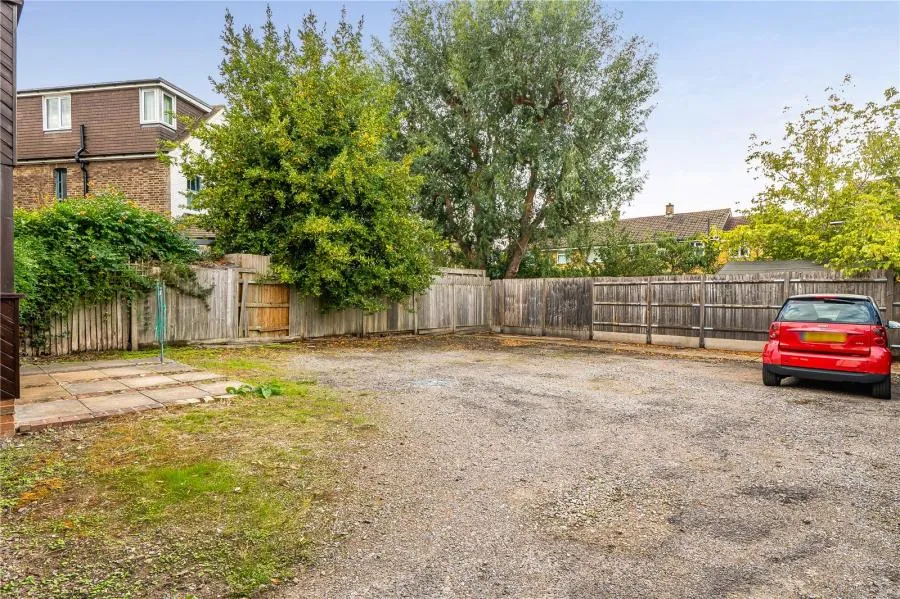 Victoria Road, Redhill, RH1, photo 8