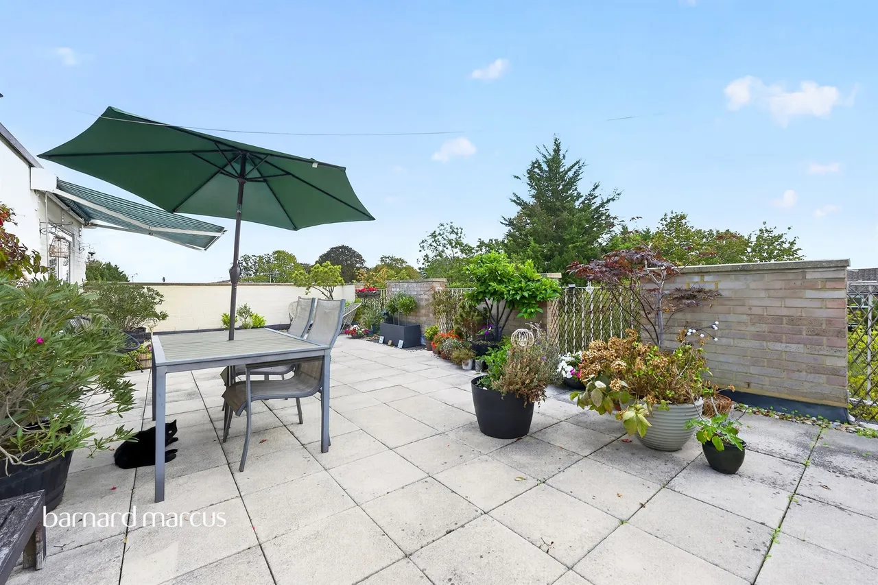 2 bed flat for sale, Stanley Road, Sutton, SM2