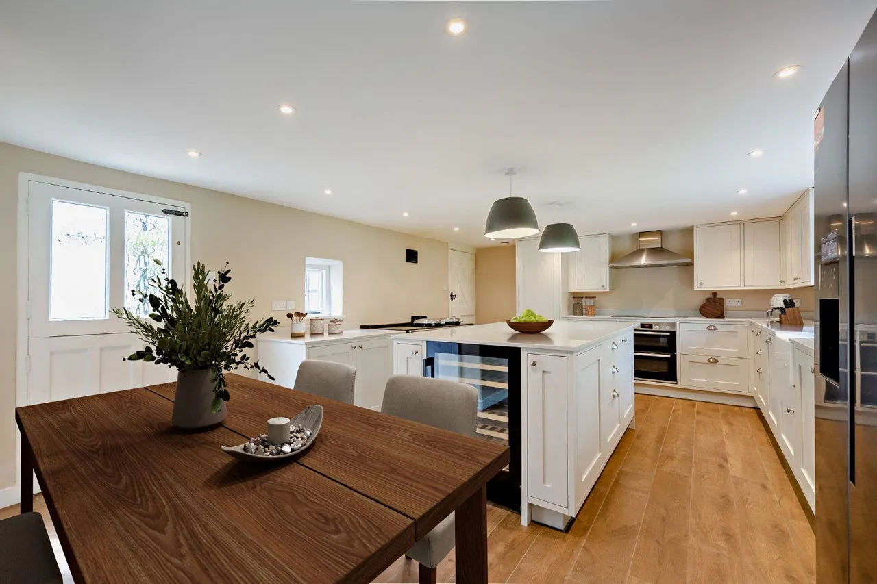 Horsham Road, Rowhook, Horsham, West Sussex, RH12 3PZ, photo 2