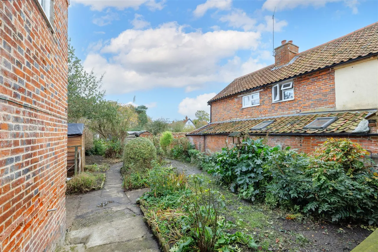 The Street, Bramfield, IP19, photo 17
