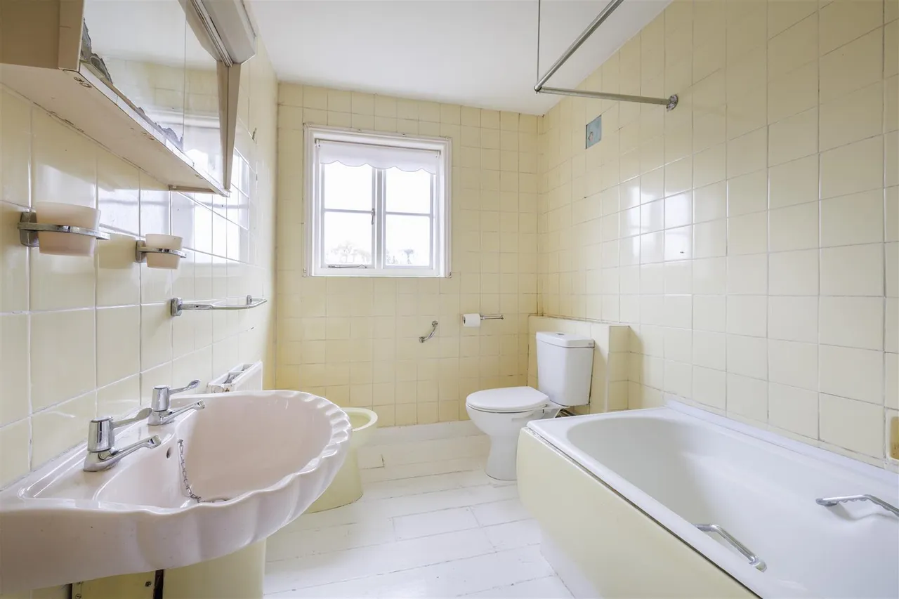 The Street, Bramfield, IP19, photo 15