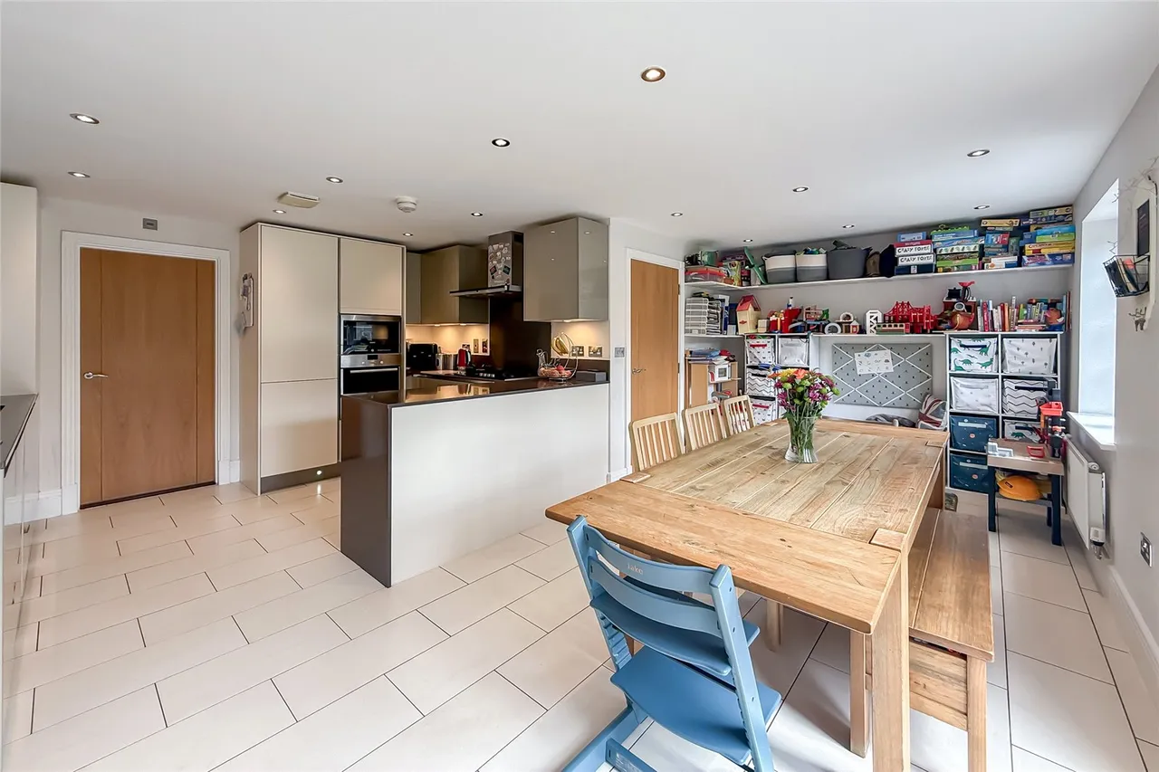 Miley Close, Harpenden, Hertfordshire, AL5 3DS, photo 3