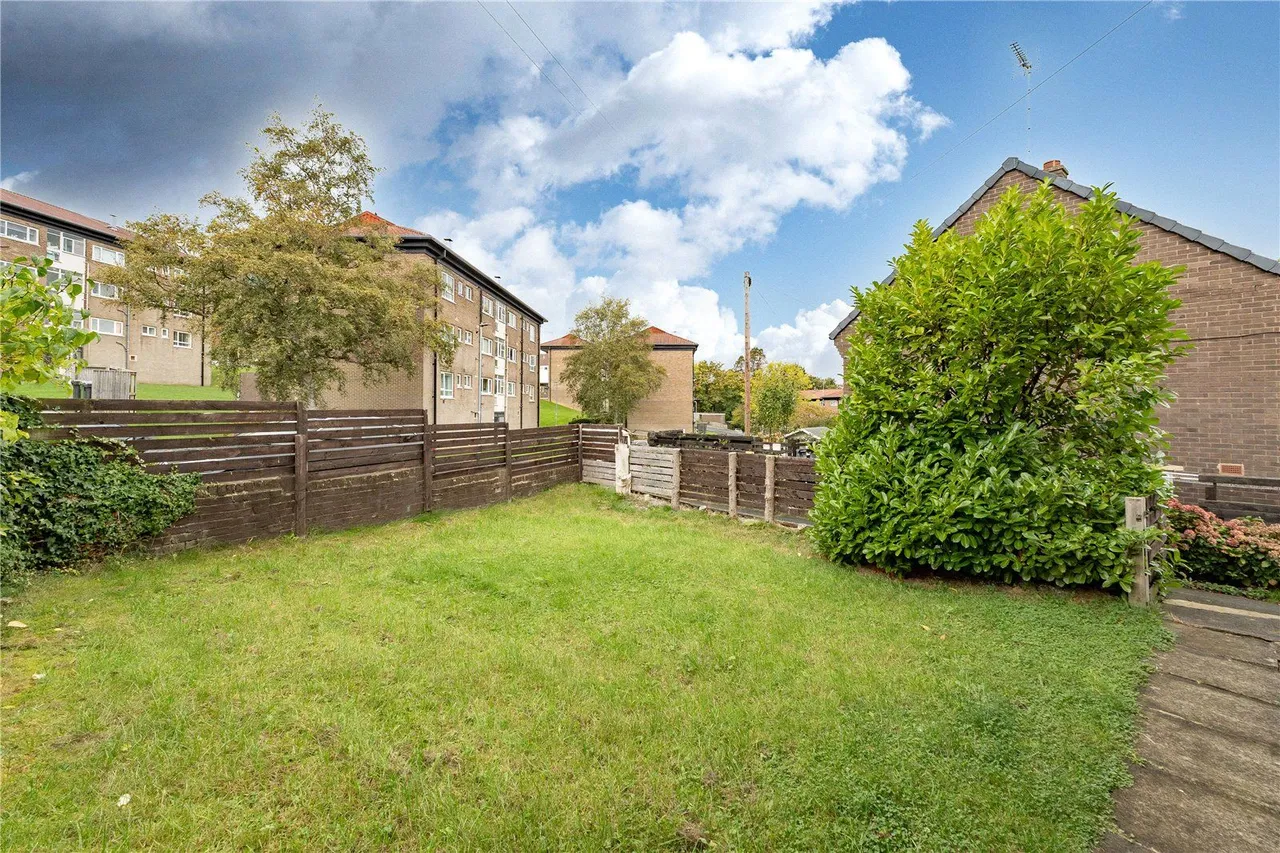 St. James Drive, Horsforth, LS18, photo 12