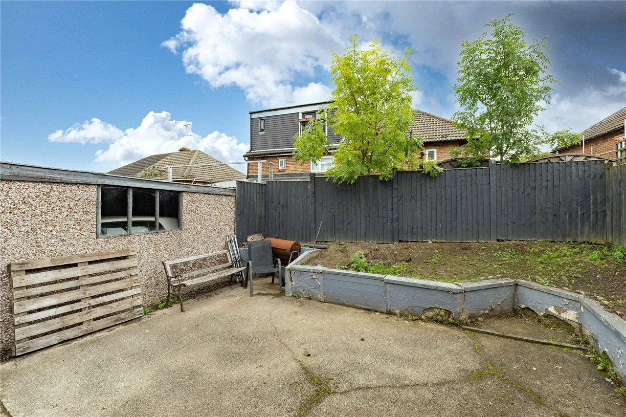 St. James Drive, Horsforth, LS18, photo 13