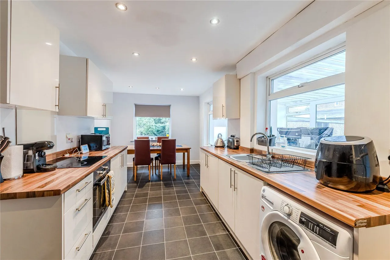 St. James Drive, Horsforth, LS18, photo 5