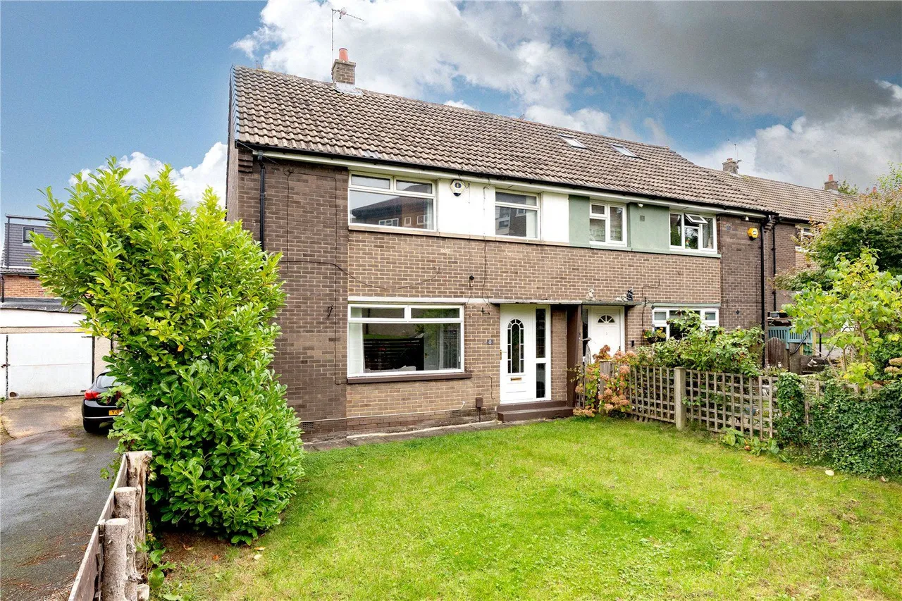 3 bed house for sale, St. James Drive, Horsforth, LS18