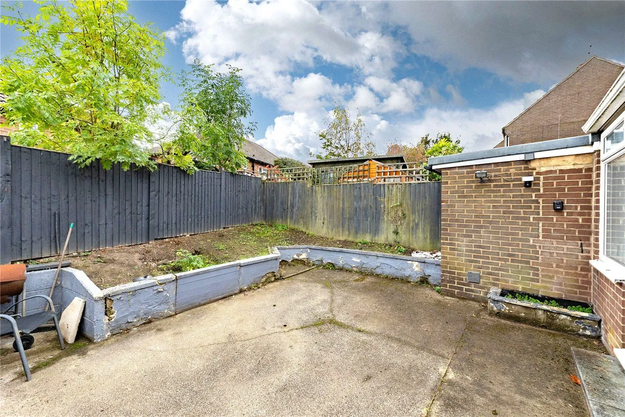 St. James Drive, Horsforth, LS18, photo 15
