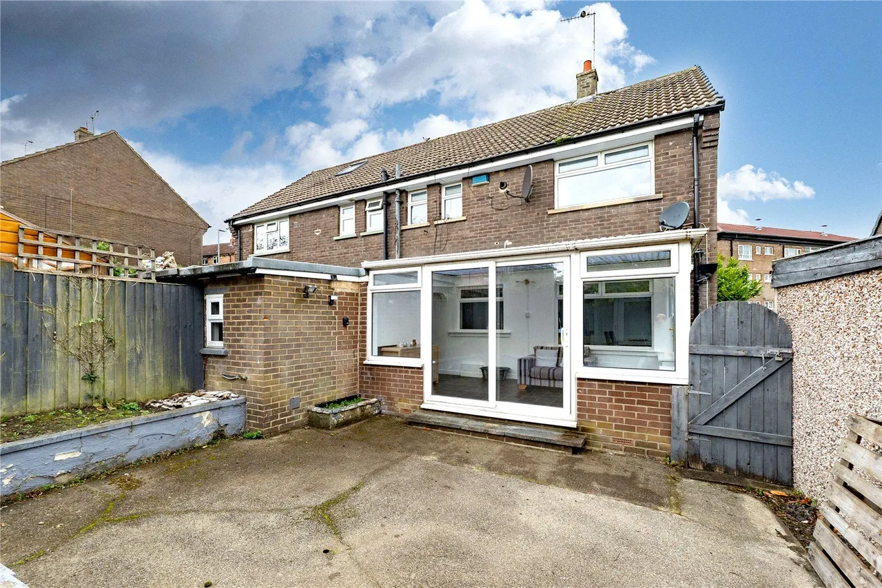 St. James Drive, Horsforth, LS18, photo 14