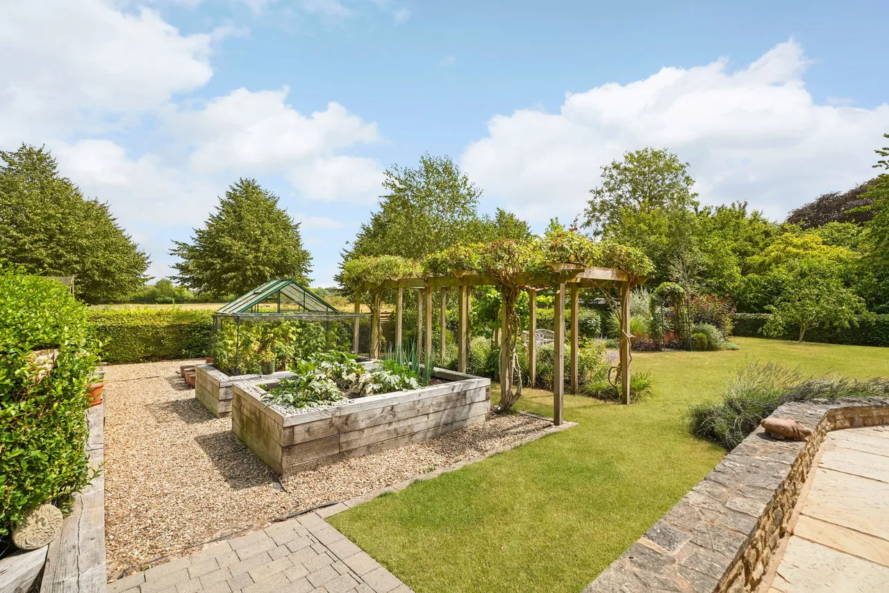 High Street, Haversham, MK19, photo 35