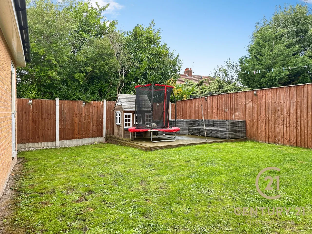 Elmswood Avenue, Hunts Cross, L25, photo 16