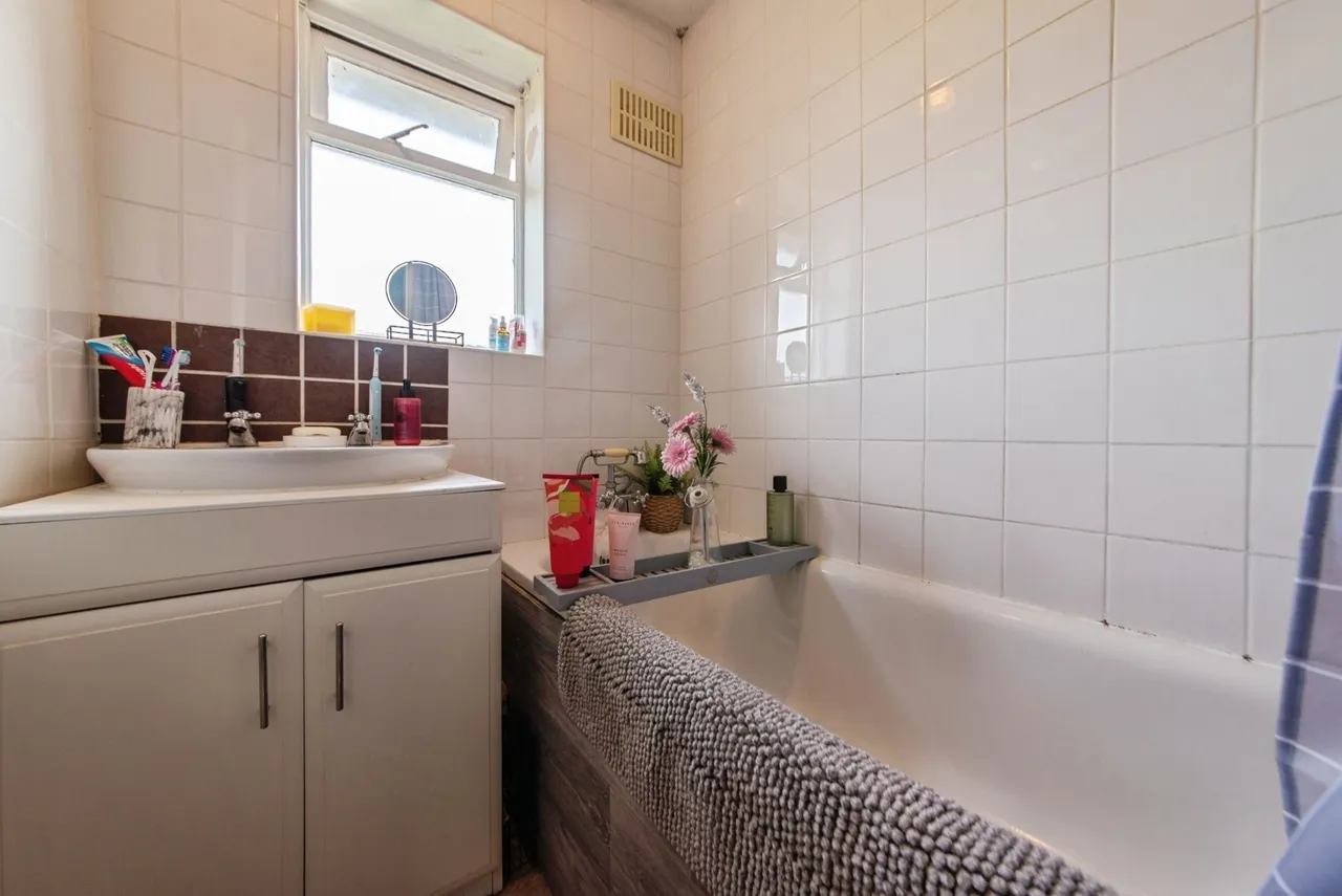 Woodburn Close, Lincoln, Lincolnshire, LN1, photo 11