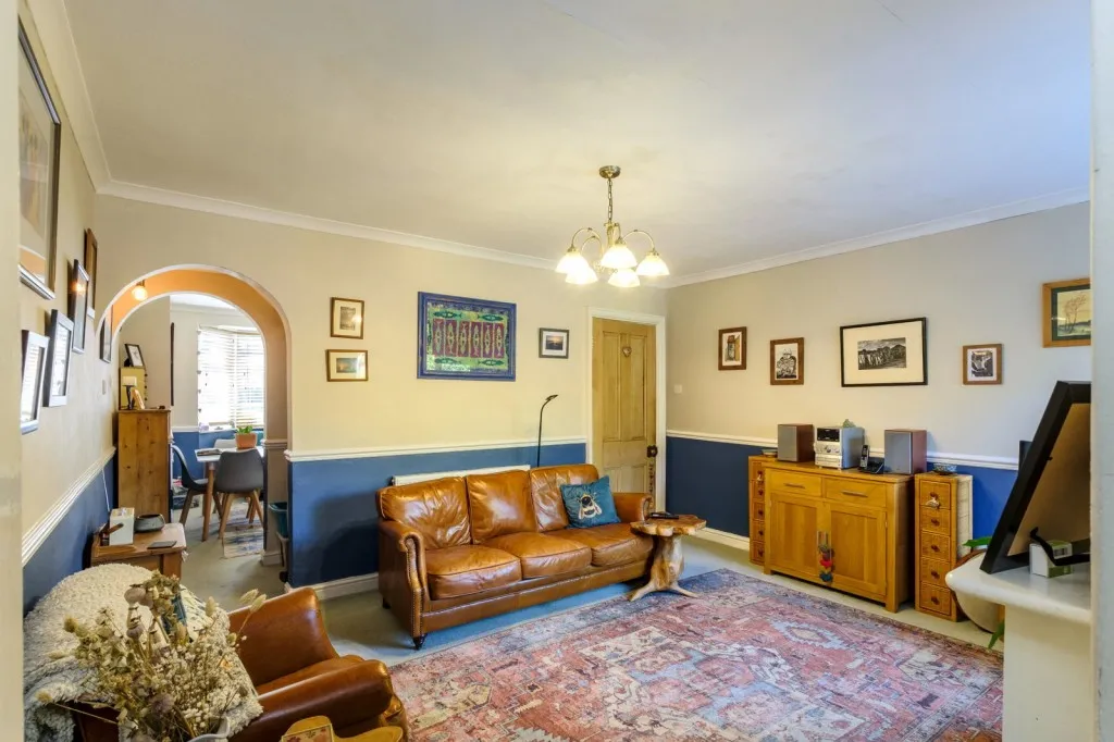 Main Street, East Leake, LE12, photo 5