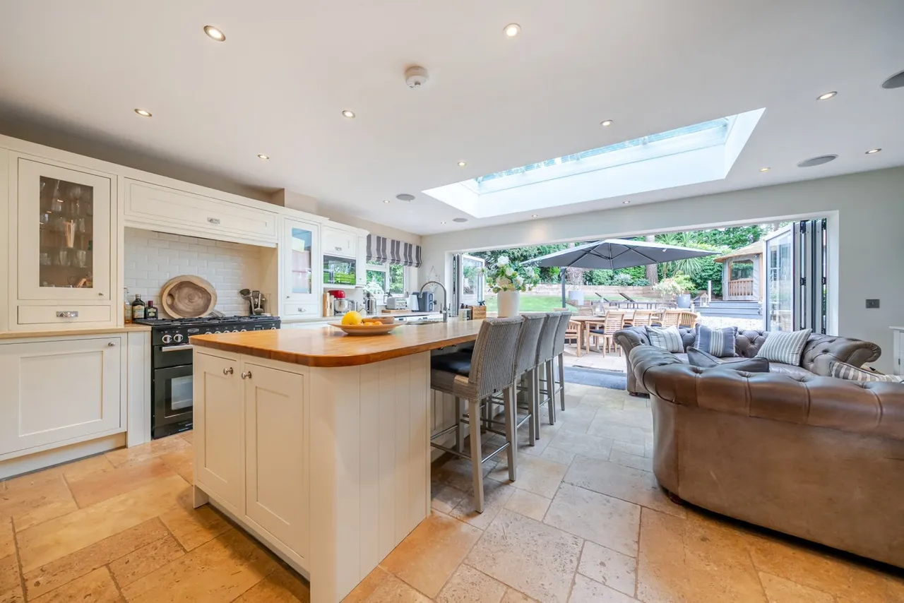 Branksome Park Road, Camberley, Surrey, GU15 2AQ, photo 2