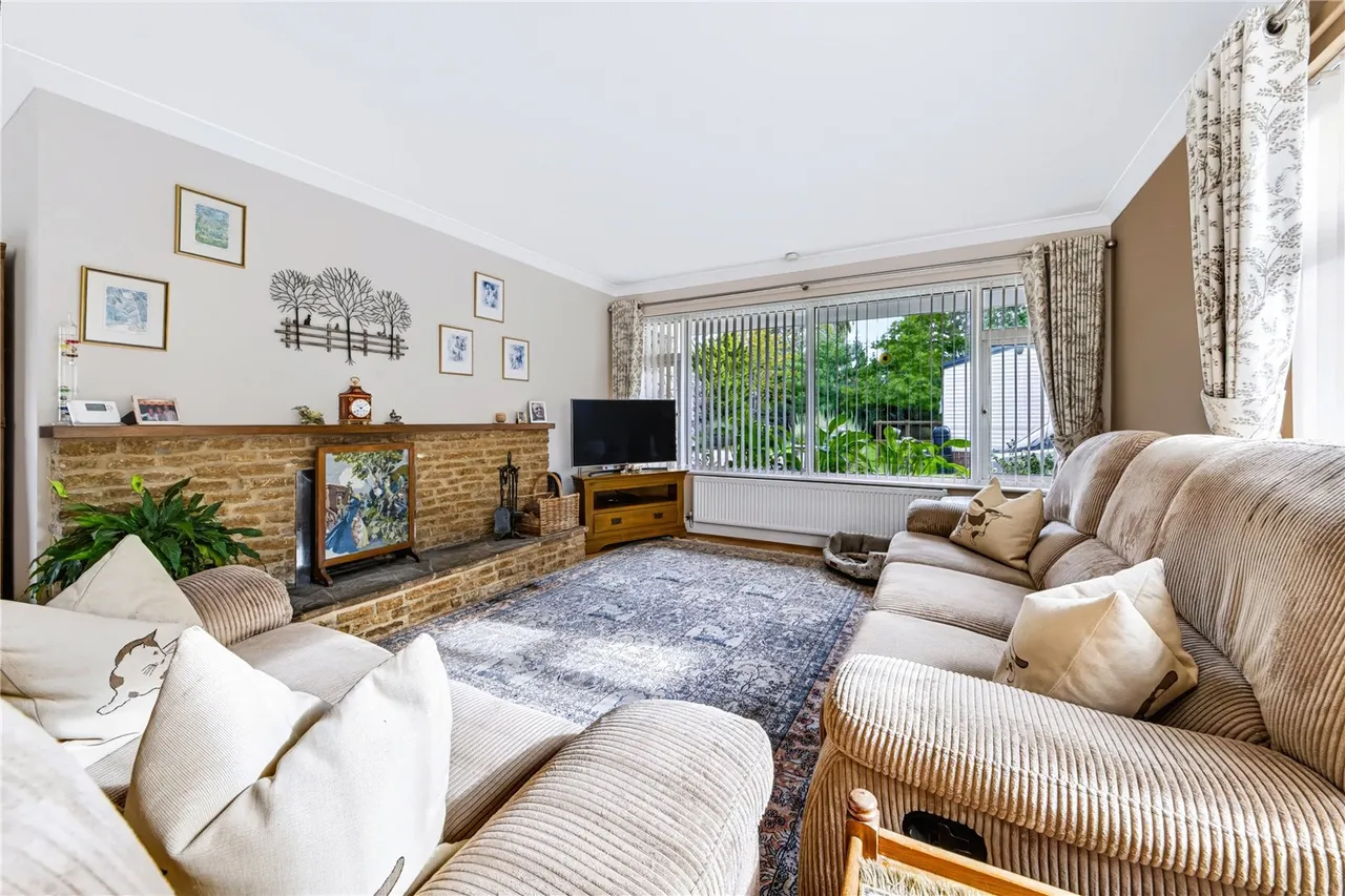 Westbury, photo 9