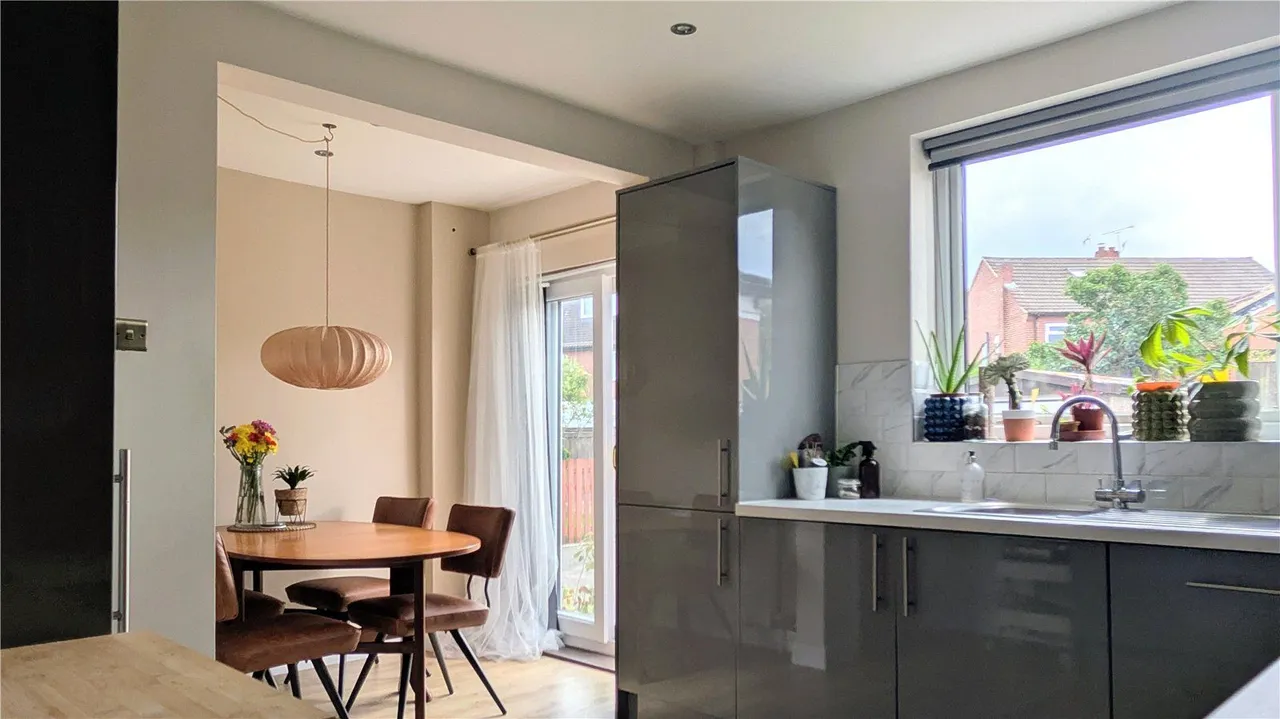 Whitehall Road, Wortley, LS12, photo 3
