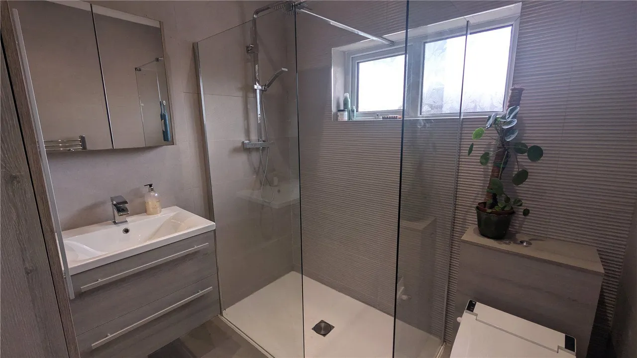 Whitehall Road, Wortley, LS12, photo 9