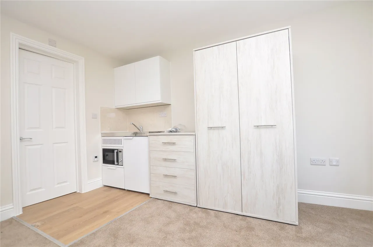 Church Lane East, Aldershot, GU11, photo 3