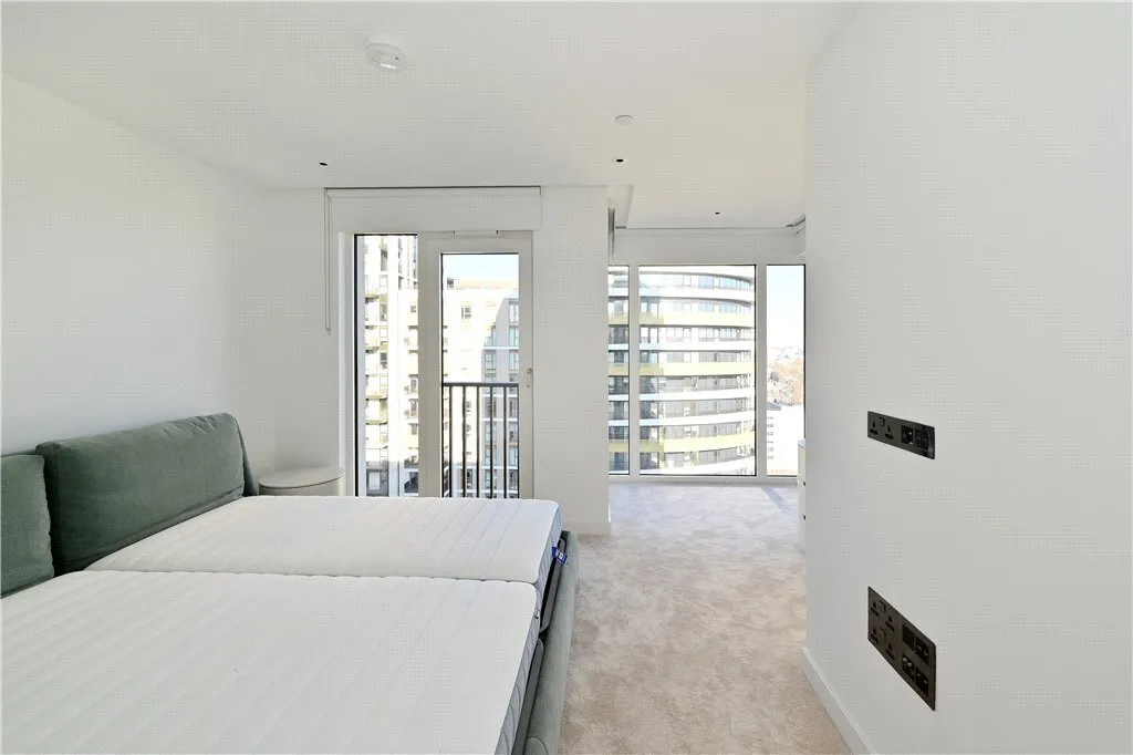 Fountain Park Way, White City, W12, photo 15