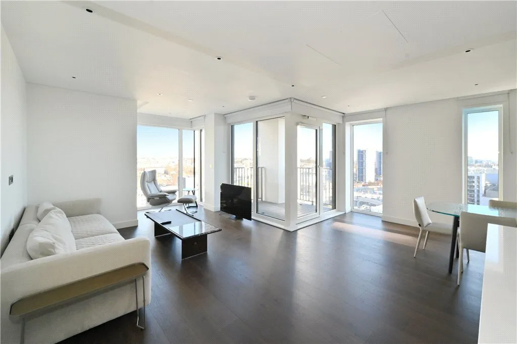 3 bed flat for sale, Fountain Park Way, White City, W12