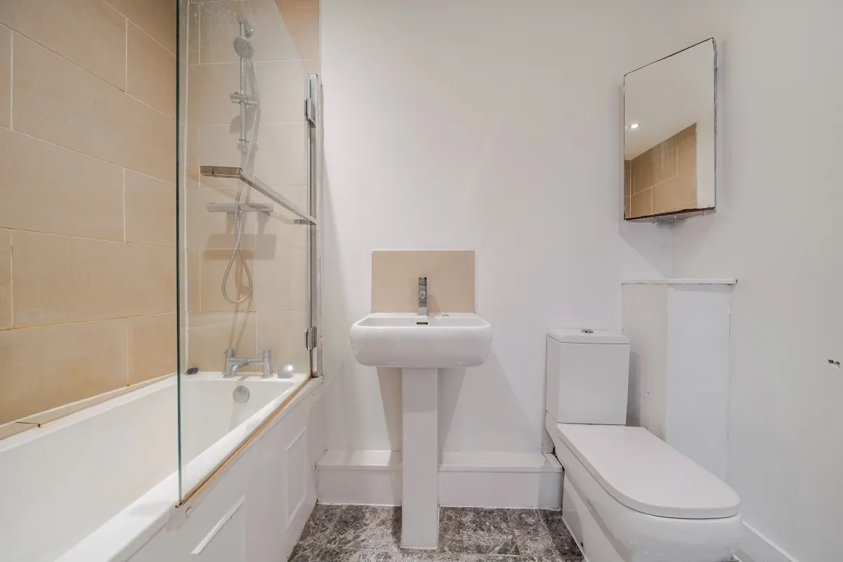 Molesey Road, Hersham, KT12, photo 10