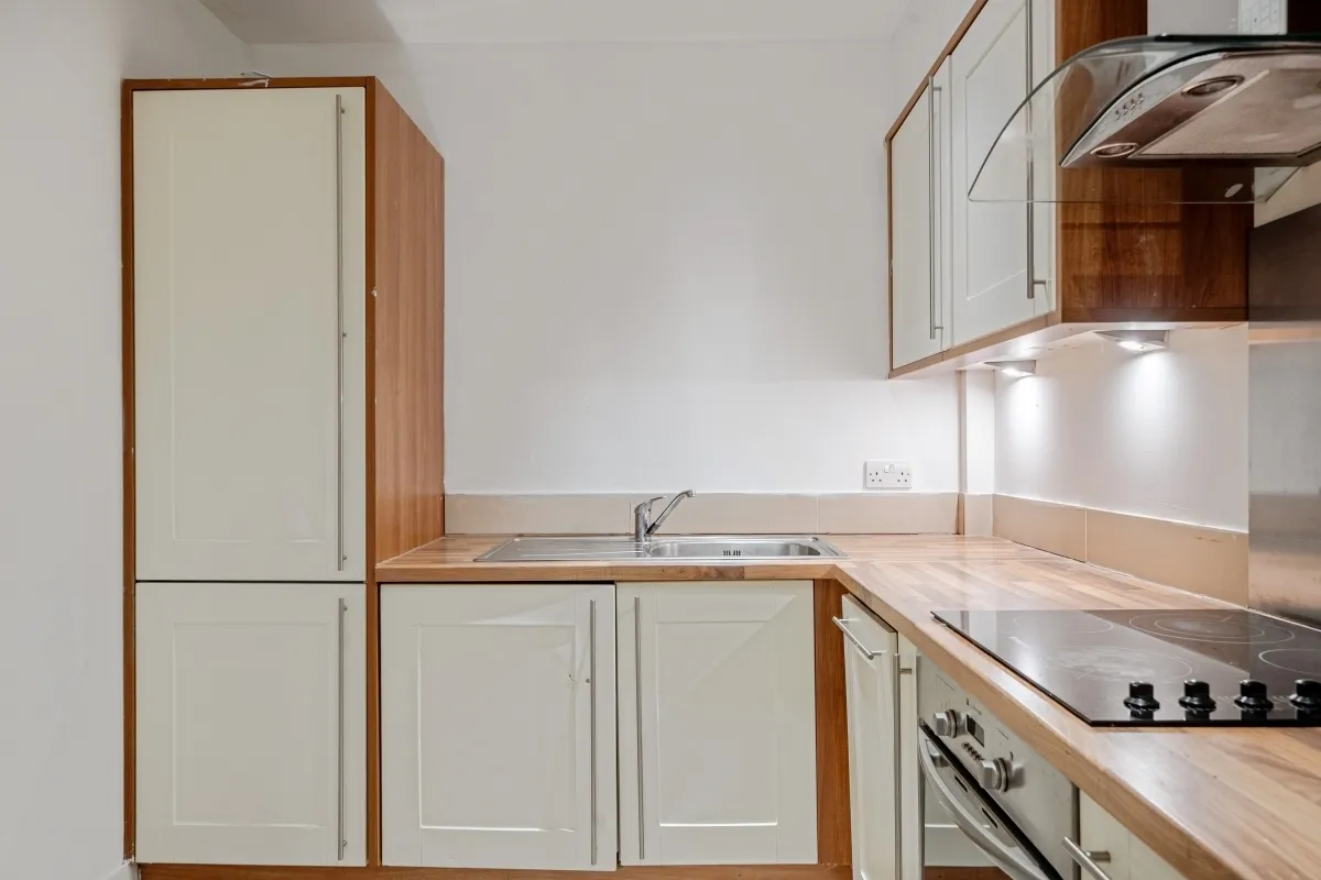 Molesey Road, Hersham, KT12, photo 5